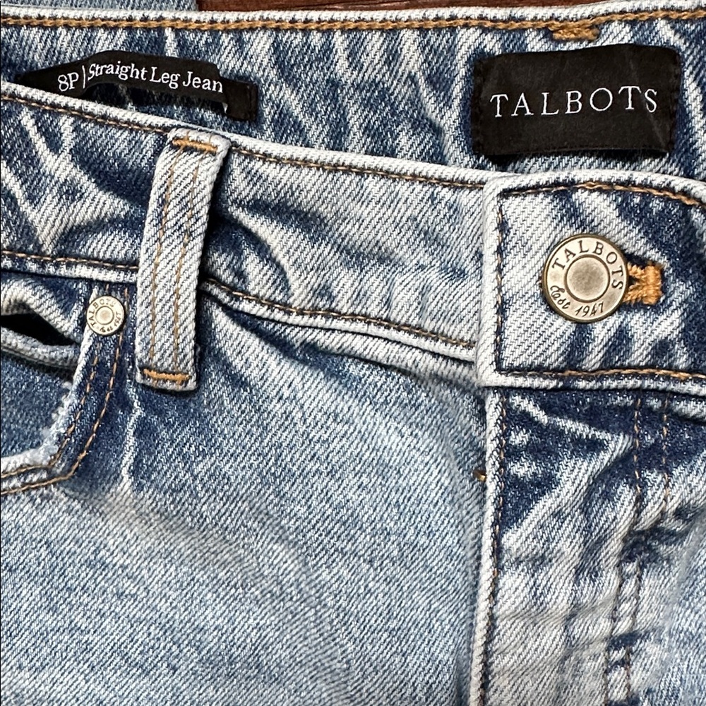Talbots Classic Straight Leg Light Blue Jeans Sz 8P - Picture 2 of 3